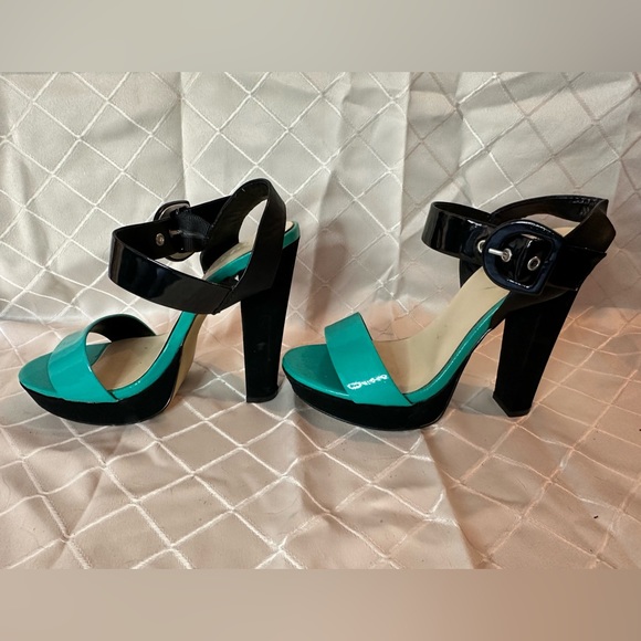 Le Chateau Black/Teal Platform Strappy Sandals, size 8.5 - Picture 4 of 14